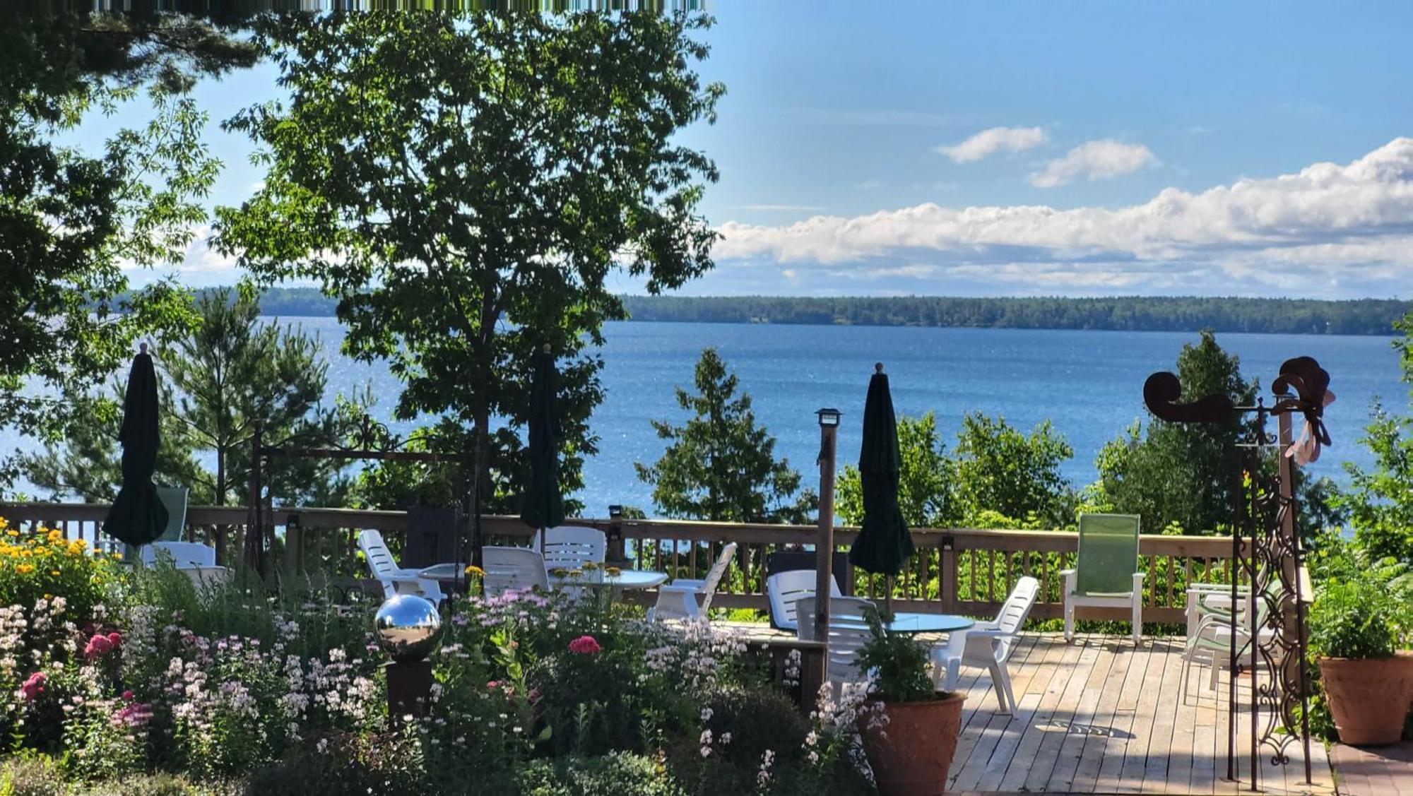 Chequamegon Lake Superior Lodge Bayfield Exteriör bild